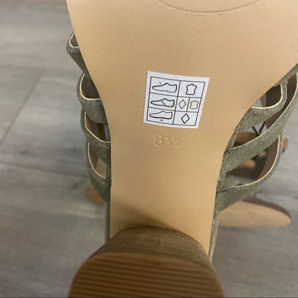 Crevo | Hazelle Block Heel Sandals Sage Green 8.5 - Picture 7 of 8